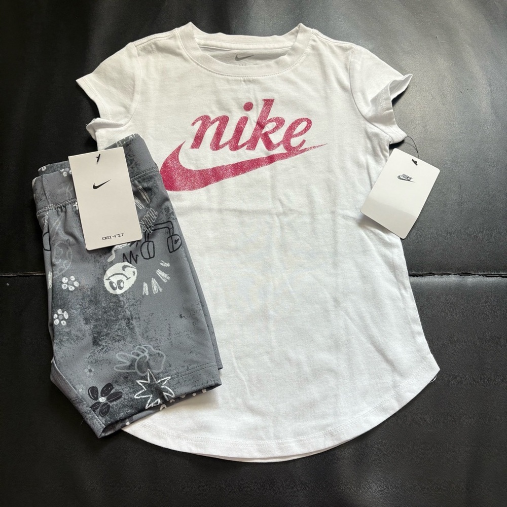 NWT Nike glitter Athletic Set Girls Size 6